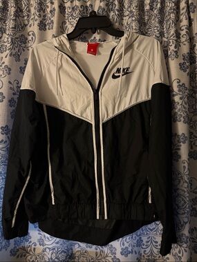 Nike Black White Windbreaker L